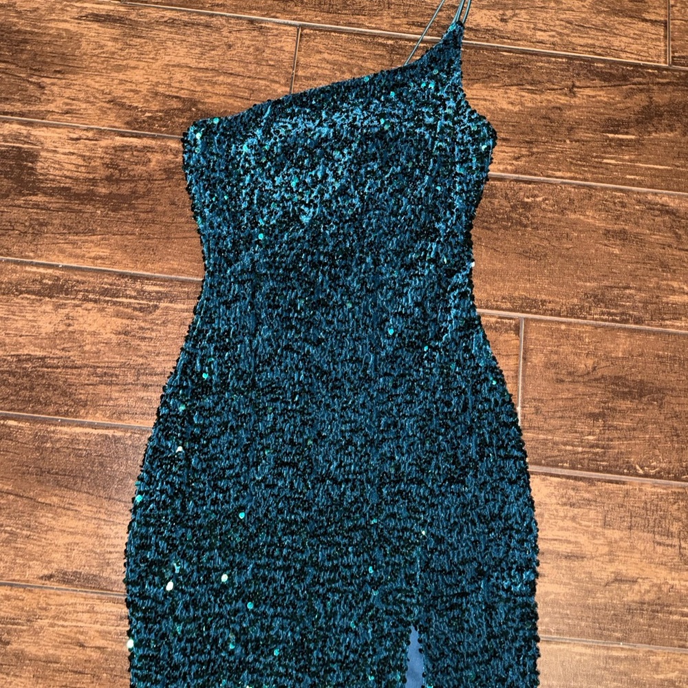Elegant Sequin One-Shoulder Dress